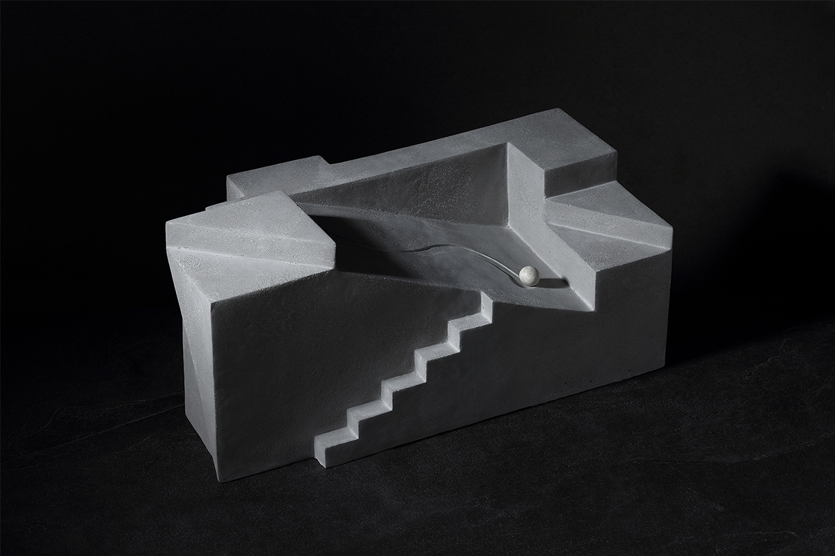 段存真　城市中的移動軌跡　57x28x27 cm-泥塑，水泥翻製研磨　2021